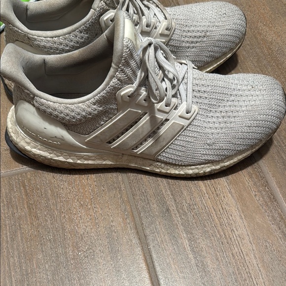 Adidas ultra boosts - Picture 1 of 5